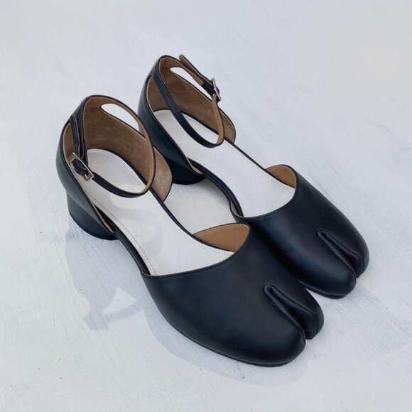 Maison Margiela Black Tabi Ankle Strap Heels - Picture 2 of 14